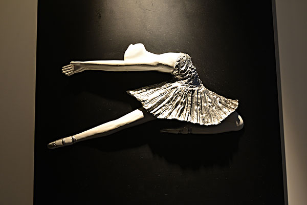 《翩翩起舞》——栩栩如生的芭蕾女孩浮雕